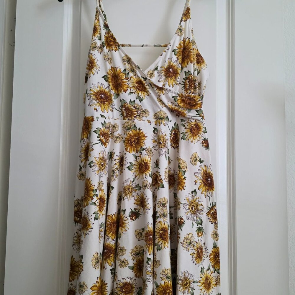 WHIMSICAL BOHO GYPSY SUNFLOWER DRESS - SIZE M/L